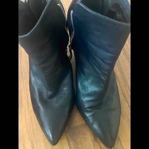 Kenneth Cole NY black leather boots